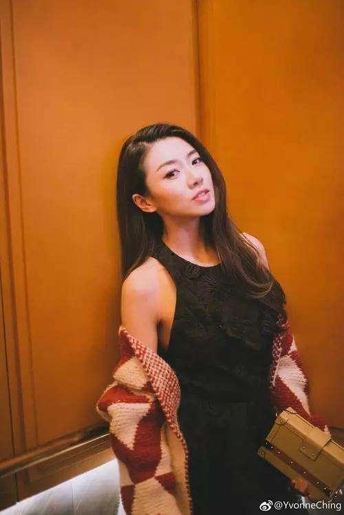 程晓玥母亲个人资料,优雅与智慧并存的女性典范