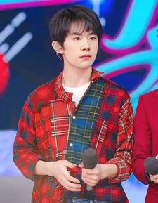 易烊千玺和王源的照片,青春偶像的时尚风采 第2张 易烊千玺和王源的照片,青春偶像的时尚风采 第2张