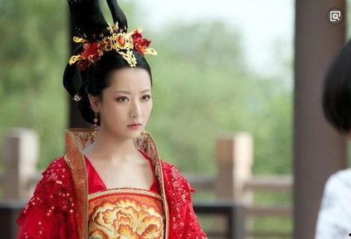 白冰军方背景,从军方背景到演艺界璀璨明星的蜕变之路 第1张 白冰军方背景,从军方背景到演艺界璀璨明星的蜕变之路 第1张