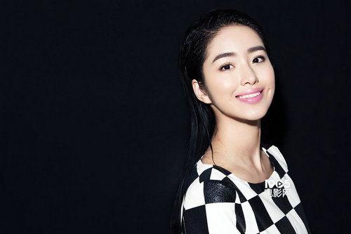 杨采钰图片,光影交织下的优雅女神  第3张