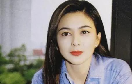 关之琳近期照片曝光,风采依旧，岁月无痕  第3张