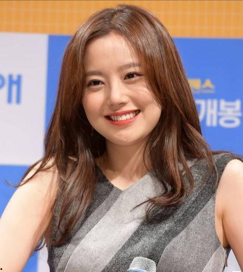 文彩元图片,光影交织下的璀璨星辉  第1张