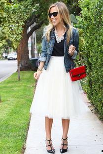 穿裙子生活照,生活照中的时尚与自由 第1张 穿裙子生活照,生活照中的时尚与自由 第1张